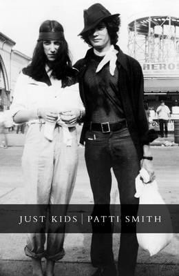 Just Kids: a tribute to youth, love and artistic becoming. Patti Smith illustrates her profound relationship with Robert Mapplethorpe and captures the bohemian life in New York